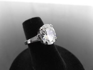 .925 Sterling Silver Oval Cut Cubic Zirconia Ring Size 5