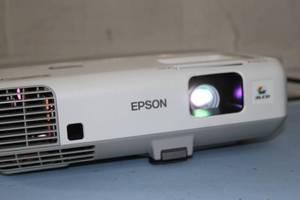 lot 64 image: Epson PowerLite 93 XGA 3LCD Projector  Projection System with HDMI & Power Cable