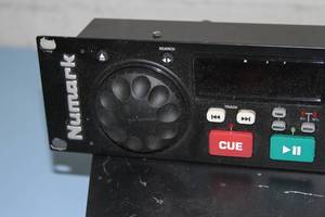 lot 76 image: Numark Dual Disc Rack Mountable Professional CDG Karaoke DJ CD Player System - Model CDN25G