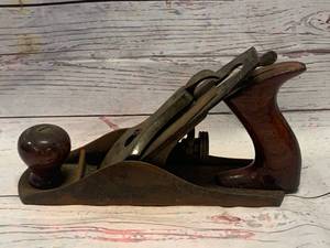 lot 6 image: Vintage No. 4 Wood Plane