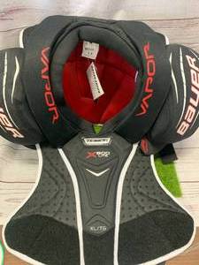 lot 59 image: Bauer Hockey Shoulder Pads XL