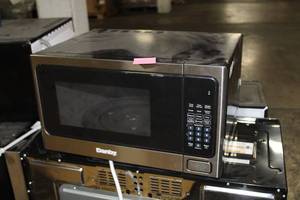 lot 870 image: Danby Household Microwave Oven DDMW1125BBS (new)