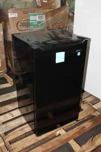 lot 842 image: Danby Mini Refrigerator Freezer DCR033B1BM (display model)