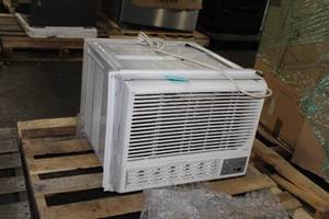 lot 838 image: SoleusAir Window AC Unit 11.8-seer (display model)