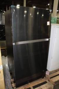 lot 835 image: 2018 Samsung Refrigerator Freezer RT21M6215SG (return to vendor)