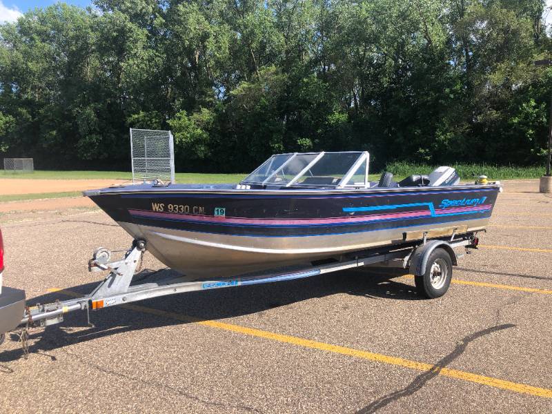 1990 Bluefin Spectrum Fishing boat, #143 Twin Cities Auctions - THURSDAY  NIGHT BOAT SPECIAL - NO RESERVES START AT 8:40PM