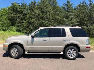 2007 Mercury Mountaineer Luxury - VERY CLEAN BODY -  2 OWNER