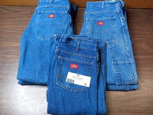 lot 28 image: 5 Pairs of Dickies Denim Pants-1 30x32 Carpenter Jeans, 1 32x32 Denim Pants, 2 32x30 Carpenter Jeans, 1 31x3 1 Carpenter Jeans
