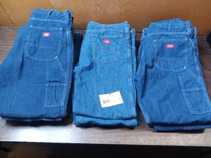 lot 39 image: 11 Pairs Of Dickies Jeans - 1 38x32 Carpenter Jeans, 7 36x32 Carpenter Jeans, 3 36x32 Relaxed Fit Jeans