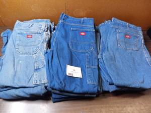 lot 51 image: 11 40x32 Pairs Of Dickies Jeans - 10 Carpenter Jeans, 1 Relaxed Fit Jeans