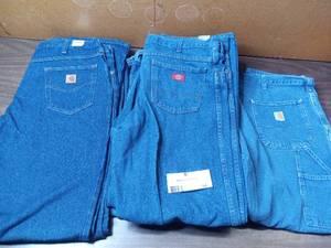 lot 54 image: 7 Pairs of Dickies & Carhartt Jeans -  2 Carhartt 40x36 BRAND NEW TAG STILL ON Relaxed Fit Jeans, 1 Carhartt 42x28 Carpenters Jeans, 2 Dickies 40x29 Carpenters Jeans, 1 Dickies 40x32 Carpenters Jeans, 1 Carhartt 40x34 Relaxed Fit Jeans