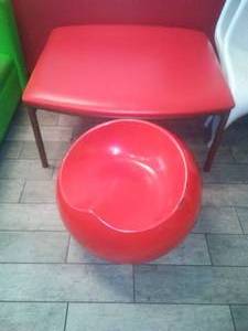lot 21 image: Sphere Chair and Padded Play BenchTable.