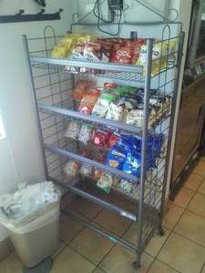 lot 115 image: Chip Display Bakers Rack on Casters.