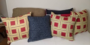 lot 529 image: Lot of (6) Throw Pillows