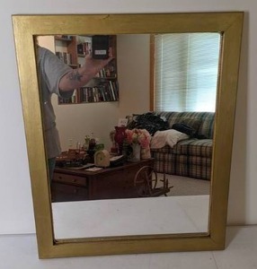 lot 535 image: Beautiful Large Mirror w Gold Frame