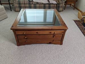 lot 506 image: Rustic Coffee Table with Glass Insert Top
