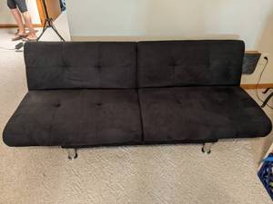 lot 522 image: Beautiful Black Futon 22