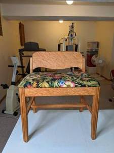 lot 502 image: Vintage Art Deco Wood Low-Back Vanity Stool