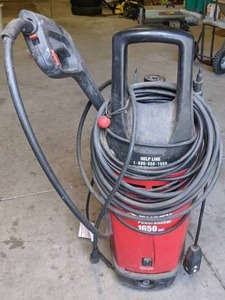 lot 13 image: 1650 PSI Husky Powerwasher
