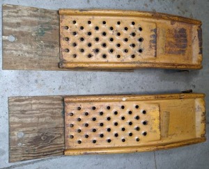 lot 32 image: Vintage Car Service Ramps