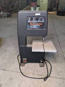 lot 17 image: Black & Decker 9422 Power Band Saw