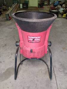 lot 8 image: Flowtron Electric Leaf Eater  Mulcher