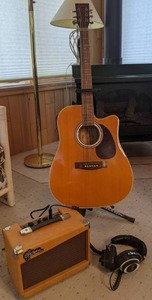 lot 14 image: Vintage Esteban Acoustic Guitar wStand, Amp, & Headphones