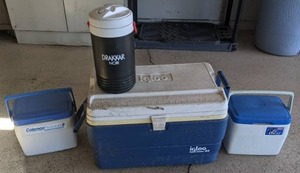 lot 588 image: (3) Coolers & (1) Insulated Beverage Container