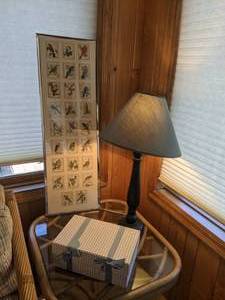 lot 417 image: Lamp, Bird Art & Box
