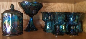 lot 378 image: Vintage Indiana Blue Grape Harvest Carnival Glass (10 piece set)