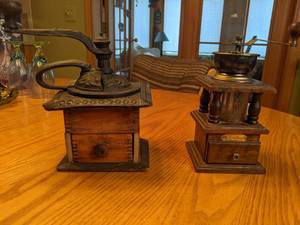 lot 383 image: Set of 2 Vintage Mr. Dudley Hand-crank Countertop Coffee Grinders