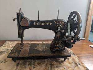 lot 415 image: Vintage Drkopp Sewing Machine