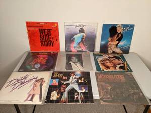 lot 575 image: (9) Vintage Vinyl Records see pictures