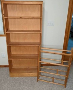 lot 580 image: (2) Wooden Shelves