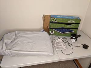 lot 550 image: Greatland Flocked-Top Queen Airbed w Air Pump