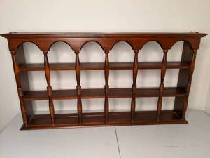 lot 557 image: Stunning Vintage Display Shelf