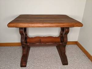 lot 560 image: Beautiful Wooden Table w Stunning Accent Work on Base
