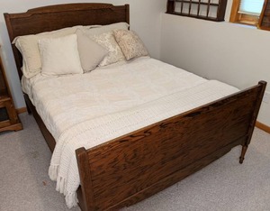 lot 564 image: Beautiful Full size Bed Frame w Bedding