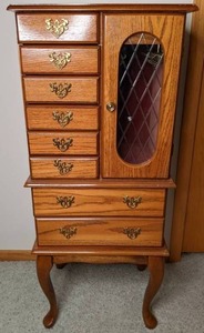 lot 350 image: Beautiful Large Vintage Wood Jewelry Box w Beveled Glass