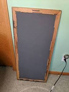 lot 354 image: Beautiful Rectangular Mirror with Gold Trim