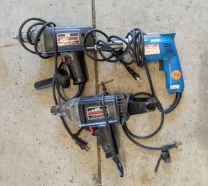 lot 70 image: Lot of (3) Power Tools Craftsman Drills and Ryobi Screwdriver