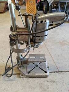 lot 75 image: Vintage Sears Craftsman Drill Press Model# 335.25926