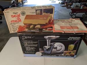 lot 38 image: Deni Professional Meat Grinder and Vintage Dazey Seal A Meal