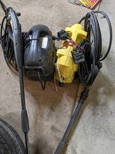 lot 150 image: Lot of (2) Portable Power Washers Black Cat and Karcher