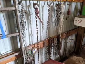 lot 93 image: Mixed Lot of Heavy Chains
