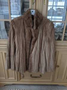 lot 158 image: Gorgeous Vintage Mink Coat size Large