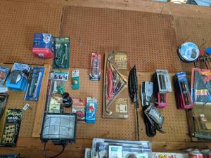 lot 133 image: Lot of Automotive, Machinery Repair Tools and Work Lights