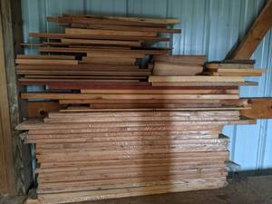 lot 95 image: Large Mixed Stack of Wood
