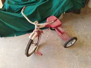 lot 16 image: Montgomery Ward Hawthorne Tricycle ...