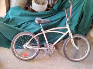lot 19 image: Vintage AMF Roadmaster Bicycle See...